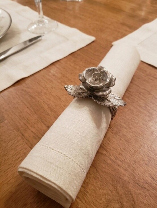 Princess House Other - Princess House Silver Plated Metal Rose Flower Napkin Ring Holder Set Of 4